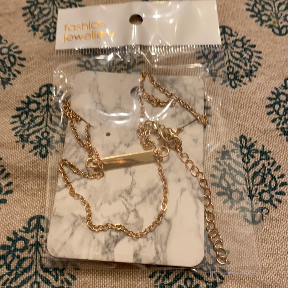 Gold chain necklace